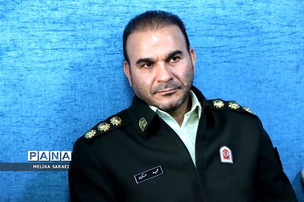 تجلیل دانش آموزان ناحیه یک بهارستان از پاسداران انقلاب اسلامی