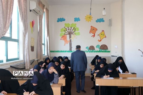 برگزاری مسابقات پژوهشی قرآن متوسطه اول سطح ناحیه