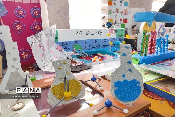 افتتاحیه نمایشگاه دست‌سازه دانش‌آموزی دبیرستان آرمینه مصلی نژاد