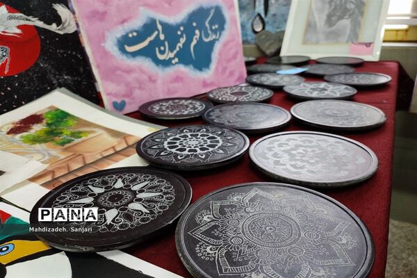 افتتاحیه نمایشگاه دست‌سازه دانش‌آموزی دبیرستان آرمینه مصلی نژاد