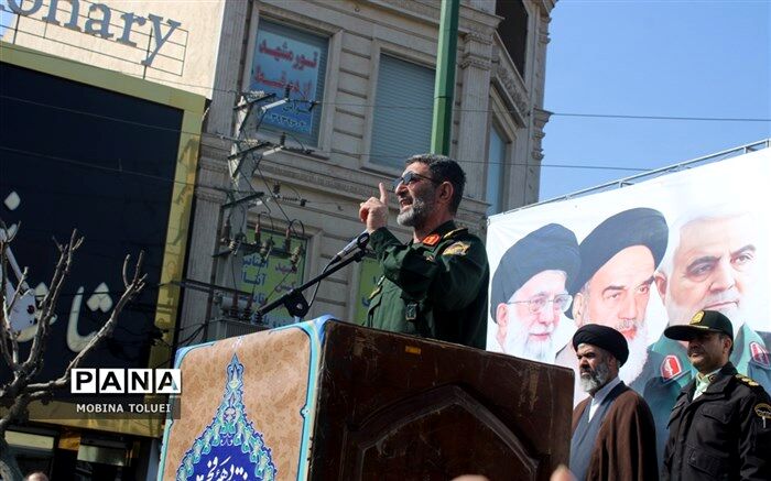 دشمنان نتوانستند و نمی‌توانند یک وجب از خاک ایران را تصرف کنند