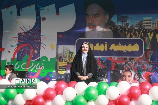 حضور دانش‌آموز خبرنگاران پانا شهرستان‌های استان تهران در راهپیمایی ۲۲ بهمن