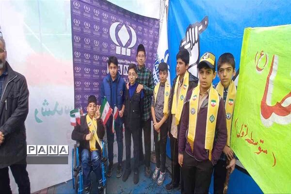 نمایش شکوه اقتدار و همبستگی