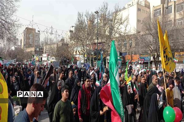 نمایش شکوه اقتدار و همبستگی