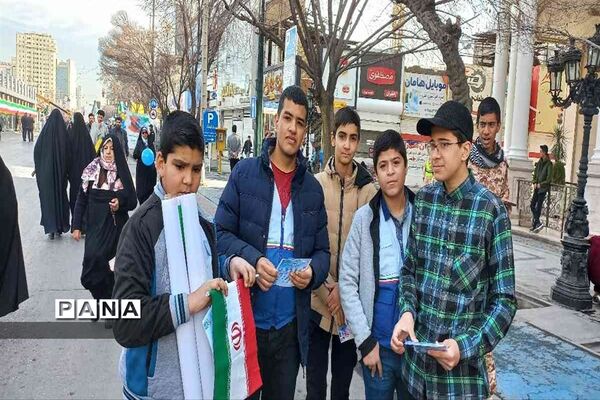 نمایش شکوه اقتدار و همبستگی
