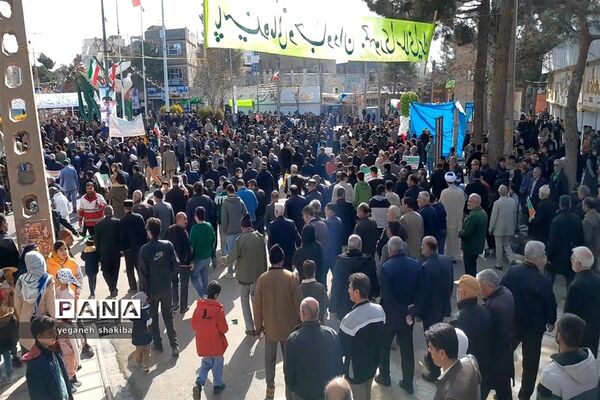 حضور باشکوه مردم اسفراین در راهپیمایی ۲۲ بهمن