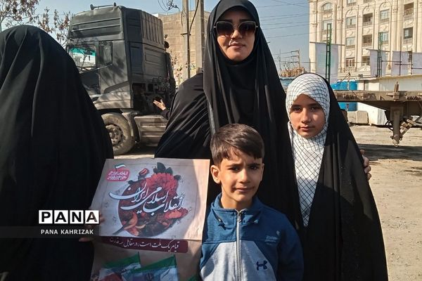 حضور پرشور مردم کهریزک و باقرشهر در راهپیمایی ۲۲بهمن