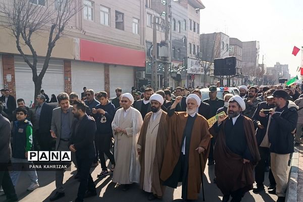 حضور پرشور مردم کهریزک و باقرشهر در راهپیمایی ۲۲بهمن