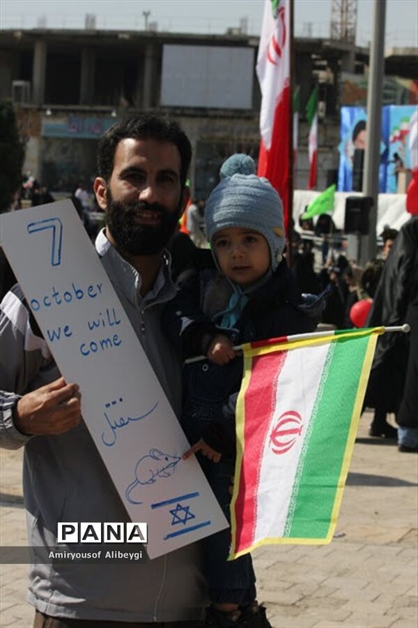 جشن پرشور انقلاب در کاشان
