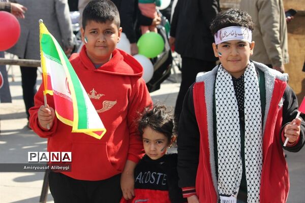 جشن پرشور انقلاب در کاشان