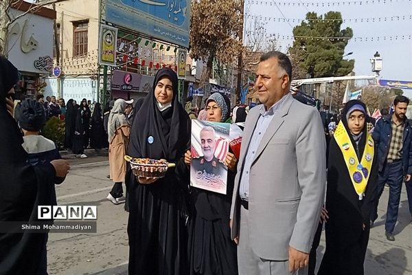 غرفه میدان ۱۴ صفر ۲ دختران نیشابور در راهپیمایی ۲۲ بهمن ماه