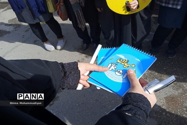 غرفه میدان ۱۴ صفر ۲ دختران نیشابور در راهپیمایی ۲۲ بهمن ماه