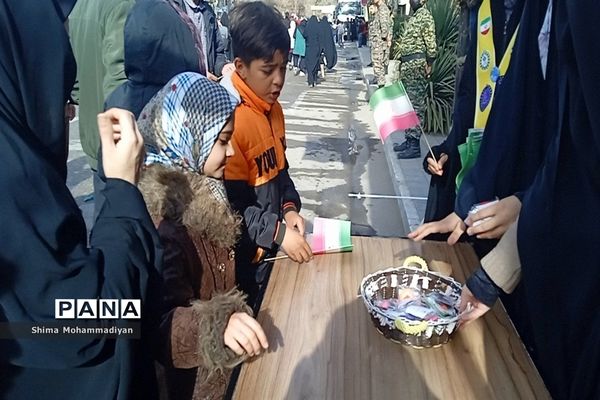 غرفه میدان ۱۴ صفر ۲ دختران نیشابور در راهپیمایی ۲۲ بهمن ماه