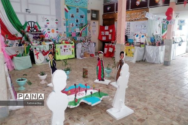 بازدید فرماندار فیروزکوه از نمایشگاه دستاوردهای دانش‌آموزی در شهرستان فیروزکوه