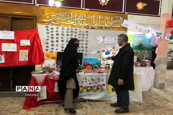 بازدید فرماندار فیروزکوه از نمایشگاه دستاوردهای دانش‌آموزی در شهرستان فیروزکوه