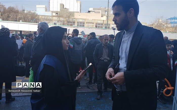 دانش‌آموزان باید با مفاهیم ظلم‌ستیزی و استکبار‌ستیزی آشنا باشند
