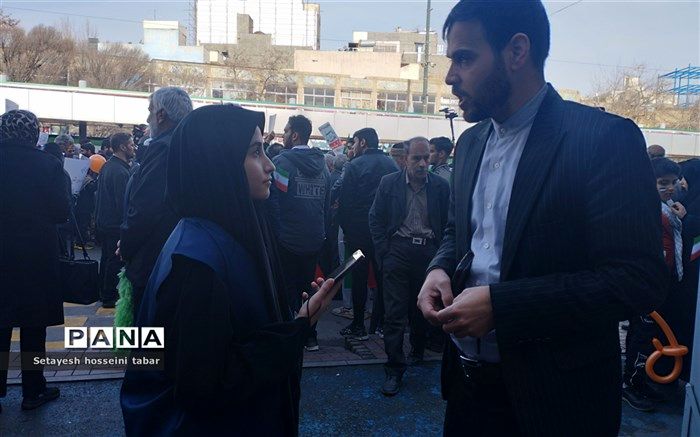 دانش‌آموزان باید با مفاهیم ظلم‌ستیزی و استکبار‌ستیزی آشنا باشند