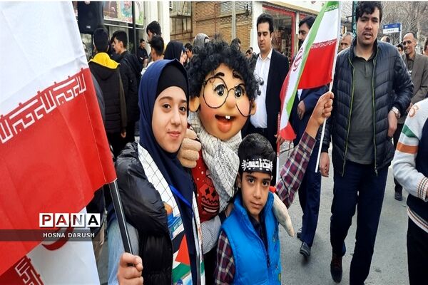 مراسم باشکوه ۲۲بهمن در جوار امام مهربانی‌ها