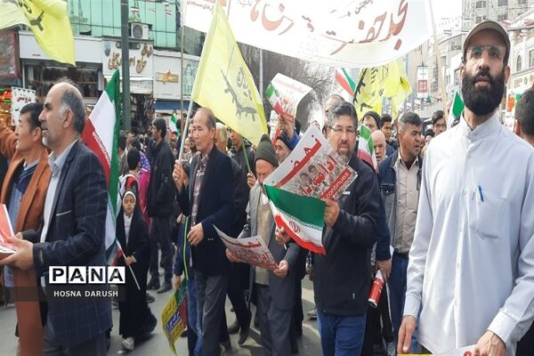 مراسم باشکوه ۲۲بهمن در جوار امام مهربانی‌ها