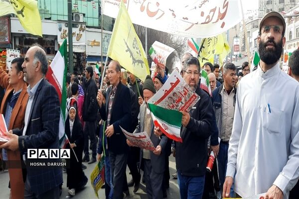 مراسم باشکوه ۲۲بهمن در جوار امام مهربانی‌ها
