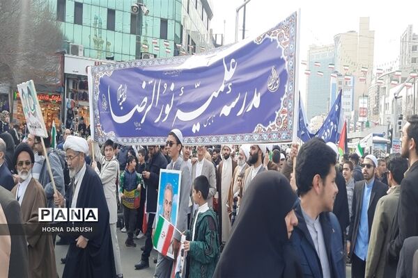 مراسم باشکوه ۲۲بهمن در جوار امام مهربانی‌ها