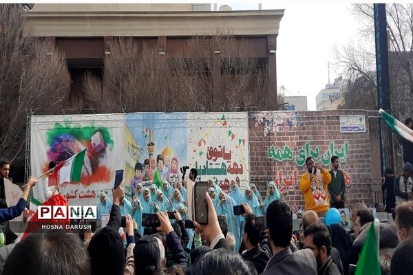 مراسم باشکوه ۲۲بهمن در جوار امام مهربانی‌ها