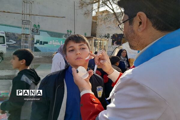 برپایی ایستگاه دوستدار کودک در راهپیمایی 22 بهمن