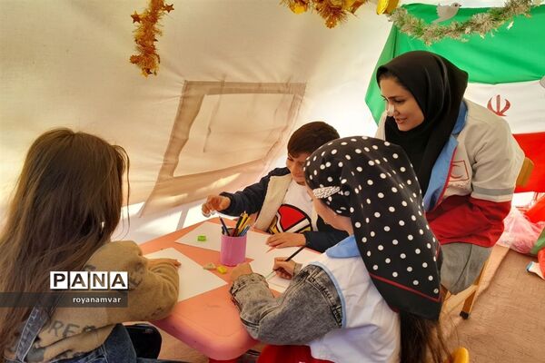 برپایی ایستگاه دوستدار کودک در راهپیمایی 22 بهمن