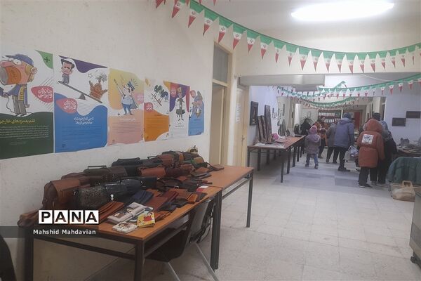 آیین افتتاحیه نمایشگاه صنایع‌دستی در شهر آستانه