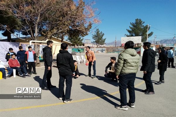 برگزاری مسابقات ورزشی دبیرستان نمونه آیت الله خامنه‌ای کاشمر