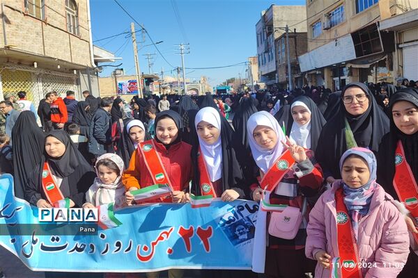 حضور اعضای سازمان دانش‌آموزی استان مرکزی در راهپیمایی ۲۲ بهمن