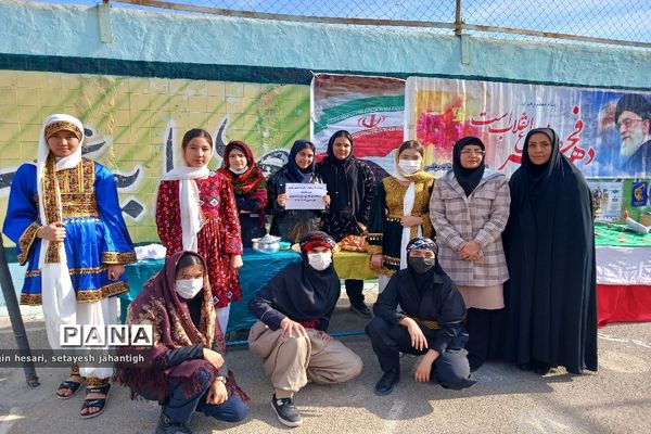 نمایشگاه دستاوردهای هنری دانش‌آموزان شهرستان پیشوا