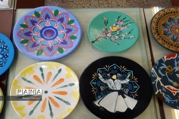 نمایشگاه دستاوردهای هنری دانش‌آموزان شهرستان پیشوا