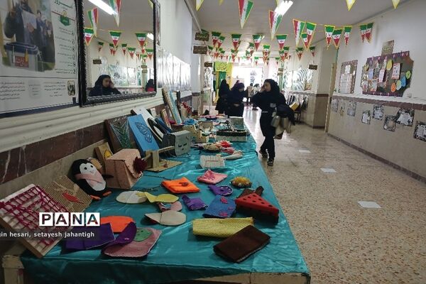 نمایشگاه دستاوردهای هنری دانش‌آموزان شهرستان پیشوا