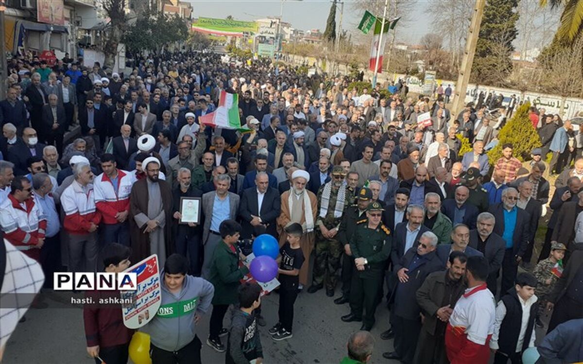 راهپیمایی 22 بهمن در املش پرشورتراز همیشه برگزار شد