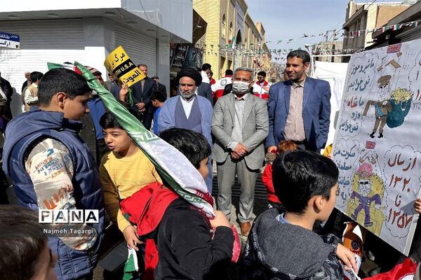 حضورمردم انقلابی و شهید پرور شهرستان مه ولات در راهپیمایی ۲۲بهمن