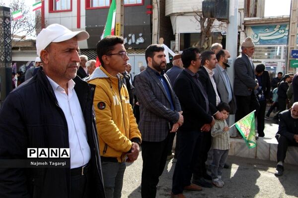 حضورمردم انقلابی و شهید پرور شهرستان مه ولات در راهپیمایی ۲۲بهمن