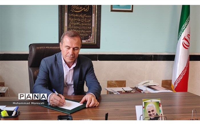 دانش آموزان آینده سازان کشور هستند