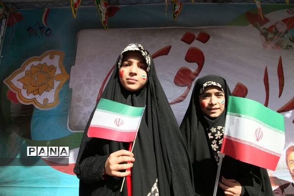 غرفه انقلاب در راهپیمایی 22 بهمن
