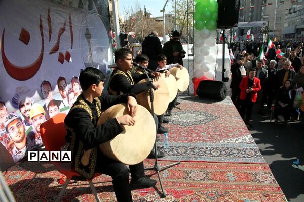 غرفه انقلاب در راهپیمایی 22 بهمن