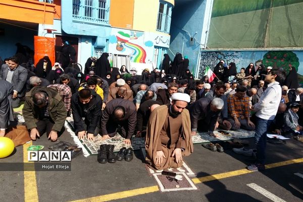 غرفه انقلاب در راهپیمایی 22 بهمن