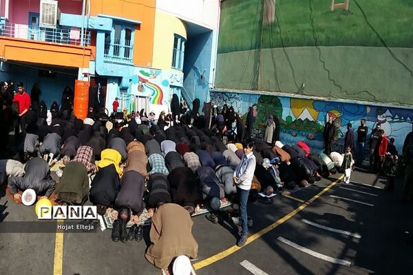 غرفه انقلاب در راهپیمایی 22 بهمن