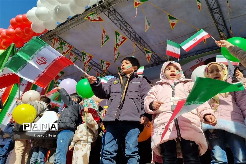 غرفه انقلاب در راهپیمایی 22 بهمن