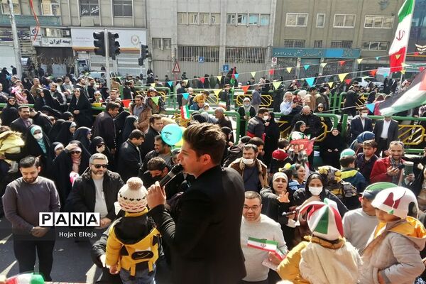 غرفه انقلاب در راهپیمایی 22 بهمن