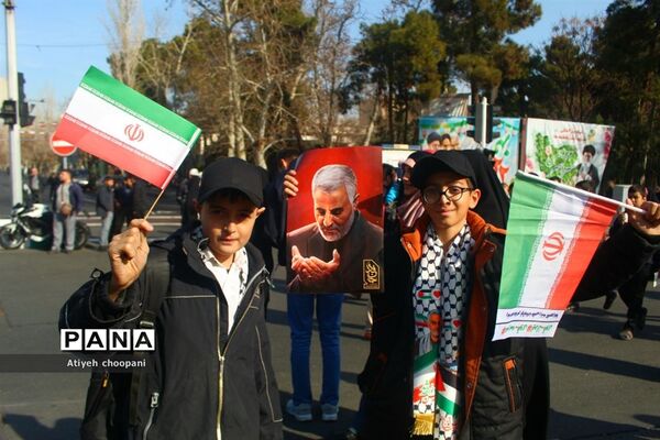 برپایی غرفه سازمان دانش‌آموزی شهر تهران