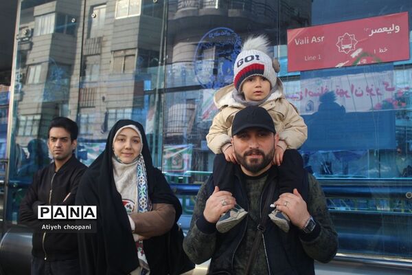برپایی غرفه سازمان دانش‌آموزی شهر تهران
