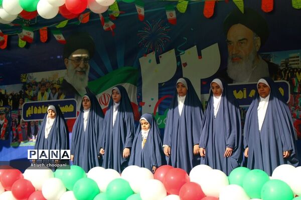 برپایی غرفه سازمان دانش‌آموزی شهر تهران