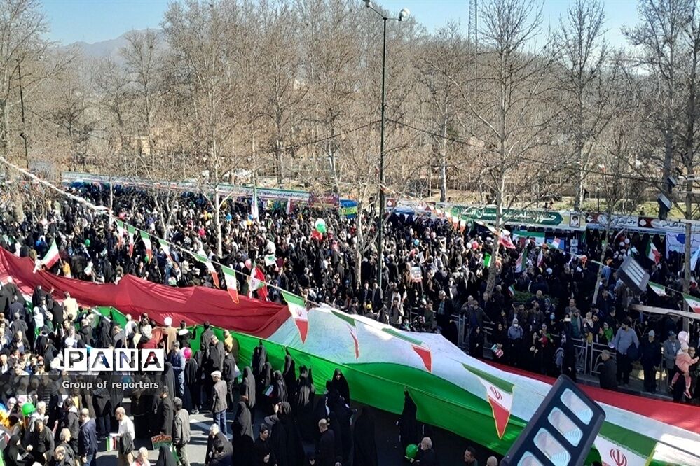 راهپیمایی یوم الله۲۲ بهمن در کرج
