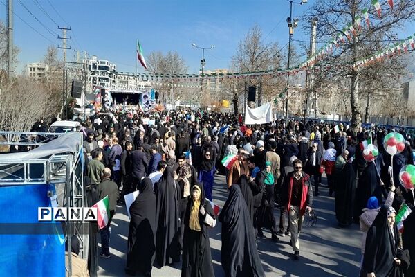 راهپیمایی یوم الله۲۲ بهمن در کرج