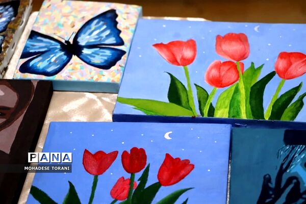 نمایشگاه دست سازه های دانش‌آموزان هنرستان منصوره خلیلی ناحیه یک بهارستان